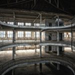 Sarah Oppenheimer entre el arte cinético, la escultura y la arquitectura